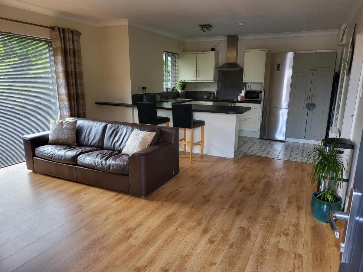 Millstream Cottage House & Apartment Waterford Bagian luar foto