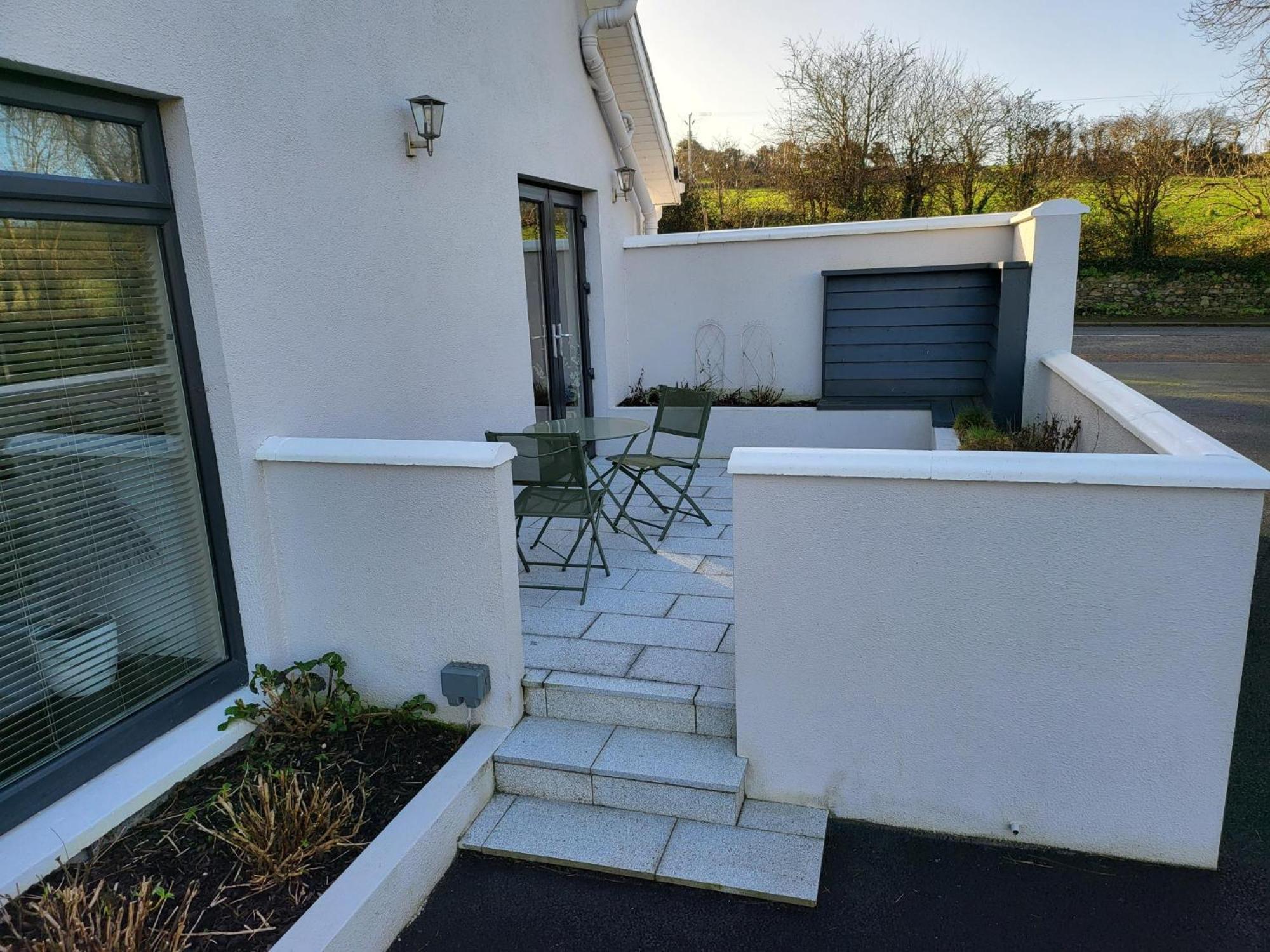 Millstream Cottage House & Apartment Waterford Bagian luar foto